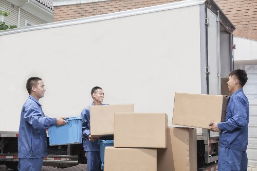 Man with Van Kingsbury moving service vehicle