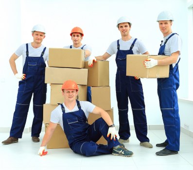 Professional movers from Man with Van Wandsworth in action